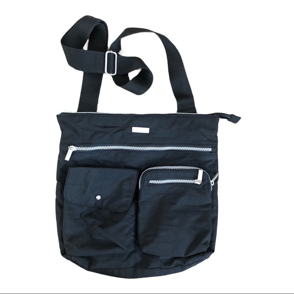 Baggallini Handbags - Baggillini black nylon bag 11x13